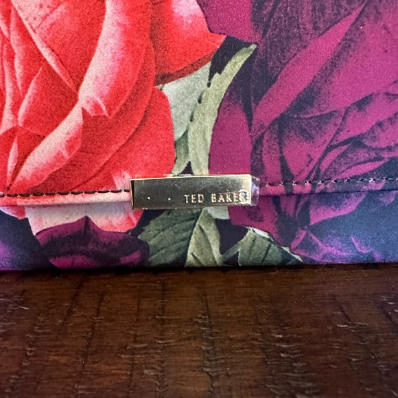 NWT Ted Baker flowered small purse. - Picture 4 of 9
